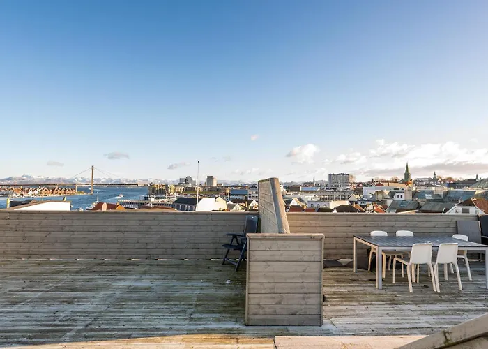 Penthouse, Heart Of Center, High Standard Apartment *